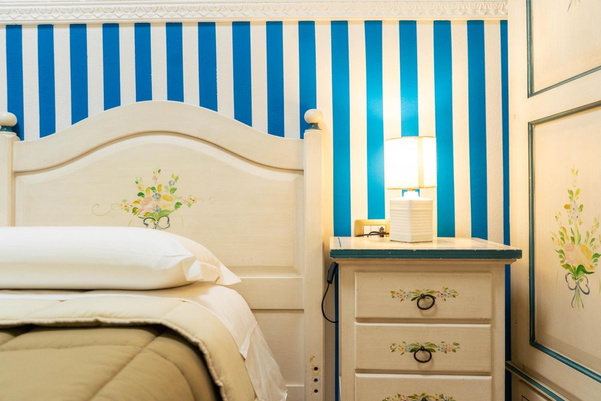 Hotel Le Tre Stelle Cagliari Zewnętrze zdjęcie