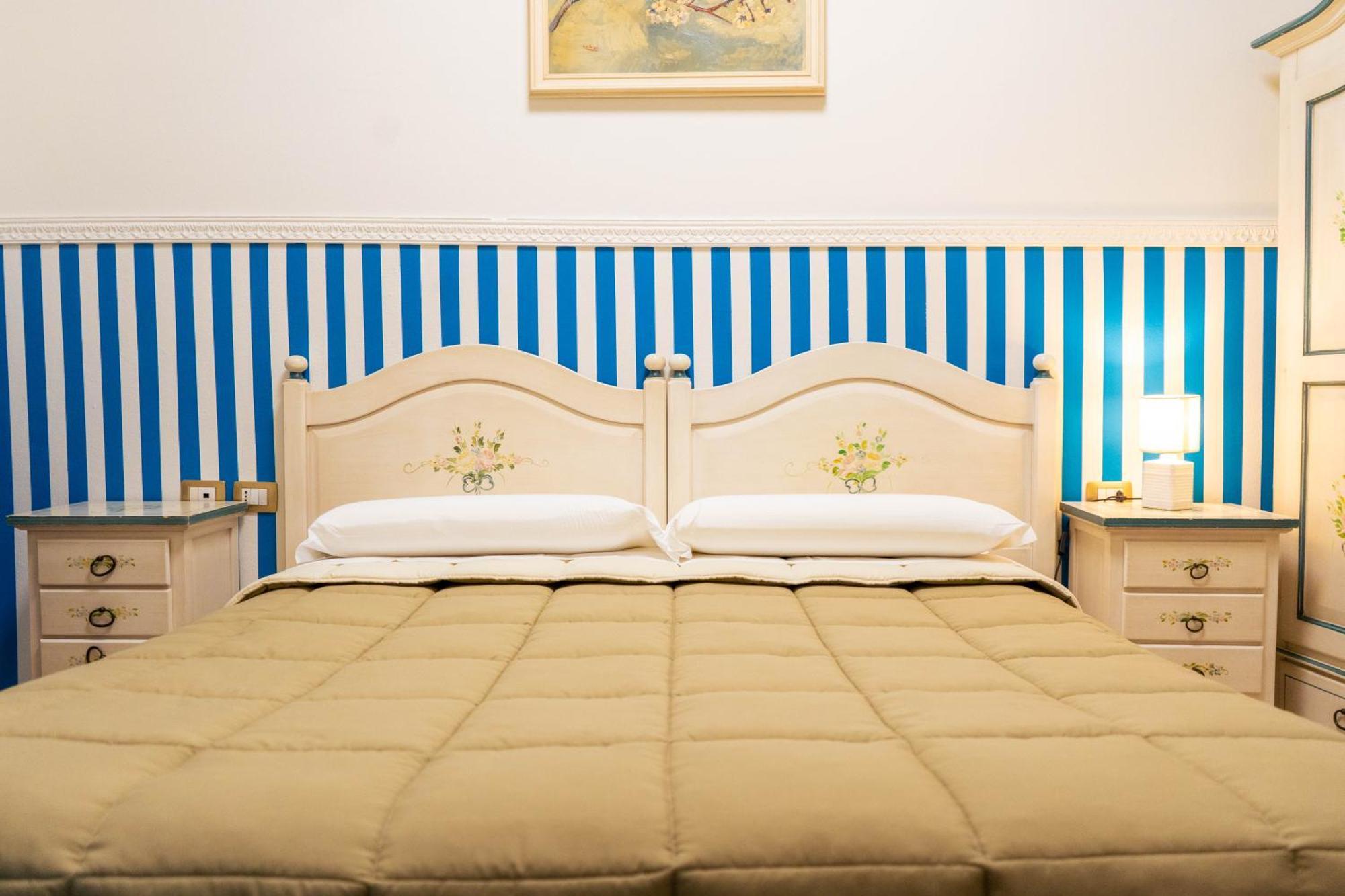 Hotel Le Tre Stelle Cagliari Zewnętrze zdjęcie