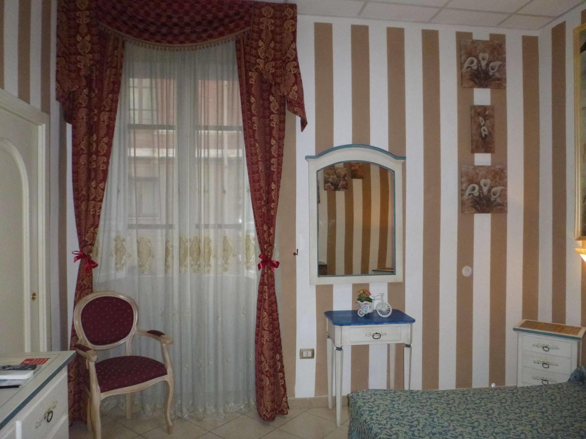 Hotel Le Tre Stelle Cagliari Zewnętrze zdjęcie